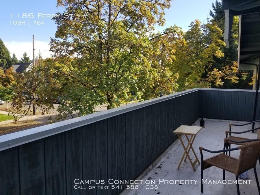 1186 Ferry St - Photo 3 of 9
