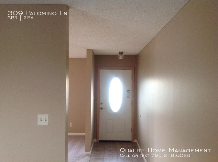 309 Palomino Ln - Photo 2 of 18