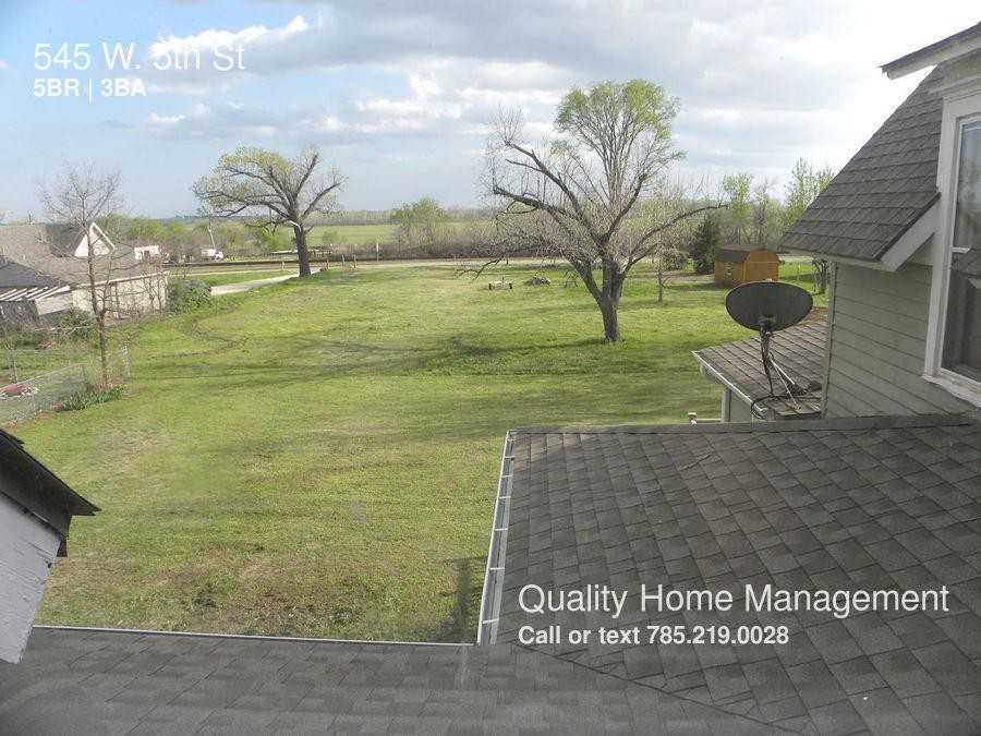 545 W 5th St - Photo 3 of 48