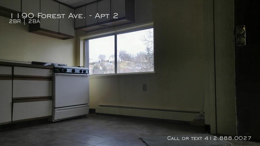 1190 Forest Ave #1 - Photo 3 of 10