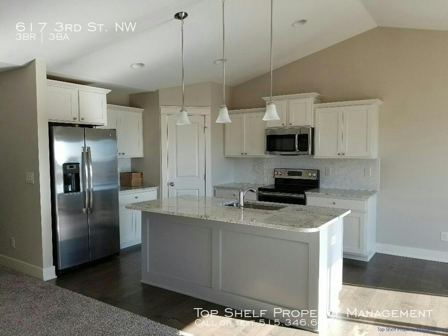 617 3rd St NW - Photo 3 of 13