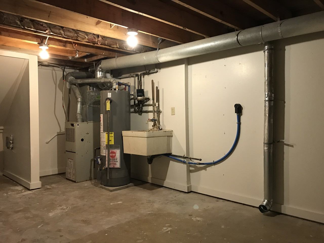 9040 N 95th St - Photo 2 of 17