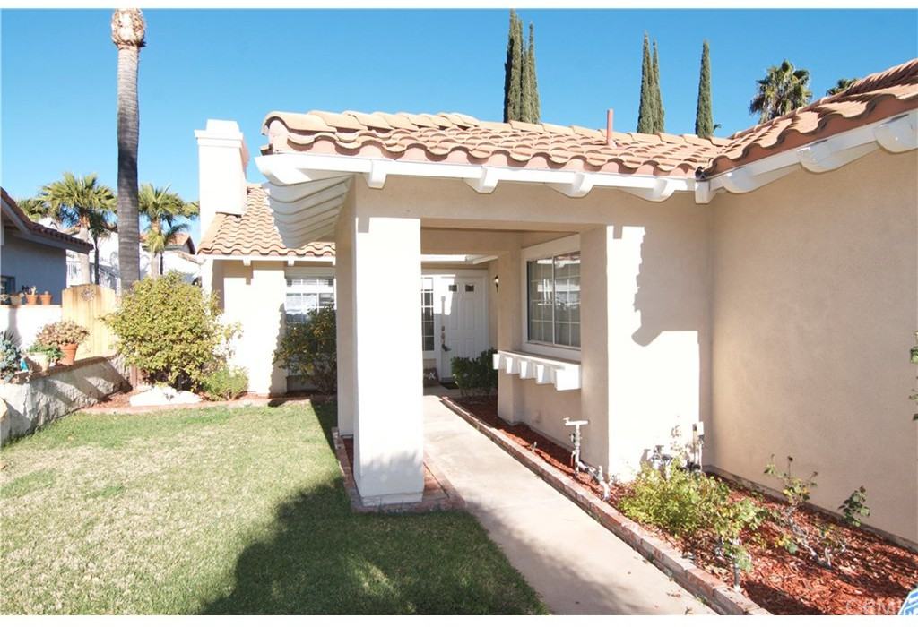 25124 Vía Las Lomas - Photo 2 of 13