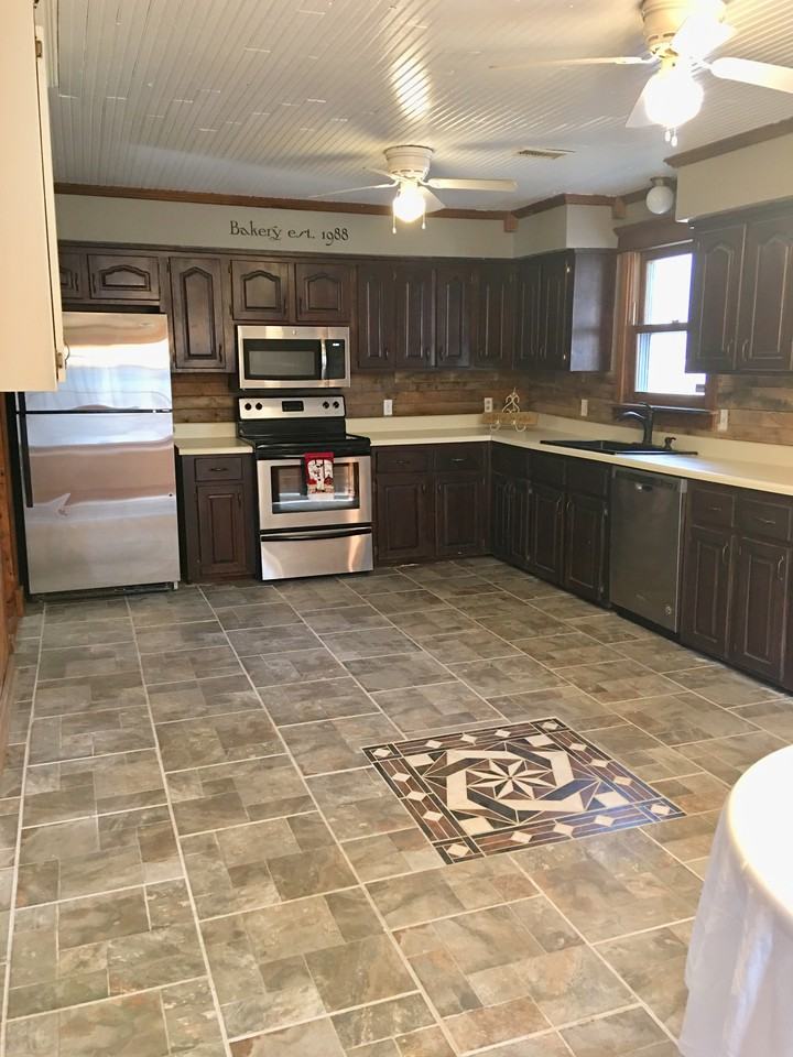 1865 McMahan Hollow Rd - Photo 3 of 19