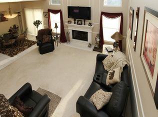 1419 White Oak Ln - Photo 2 of 13