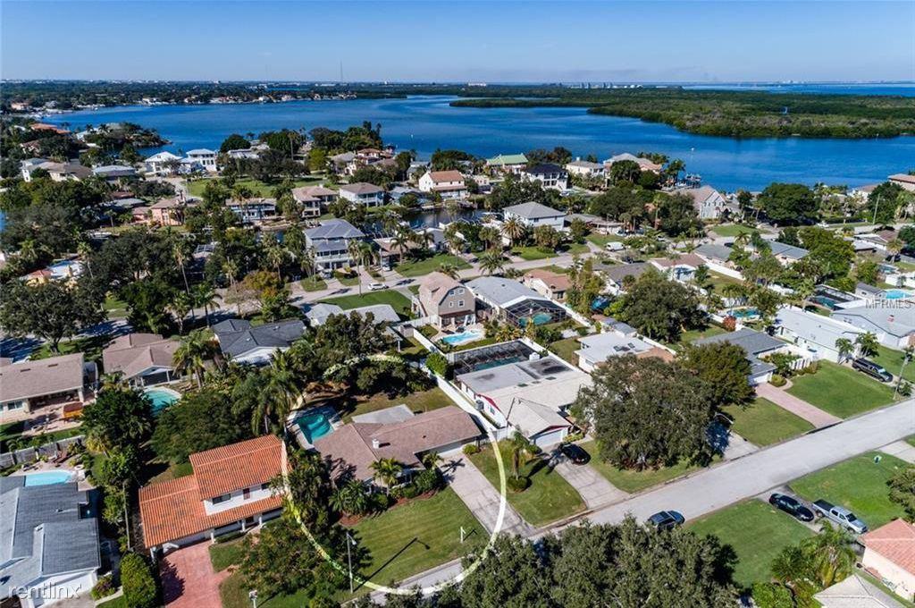 2027 Montana Ave NE - Photo 2 of 35