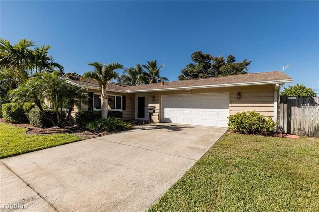 2027 Montana Ave NE - Photo 3 of 35