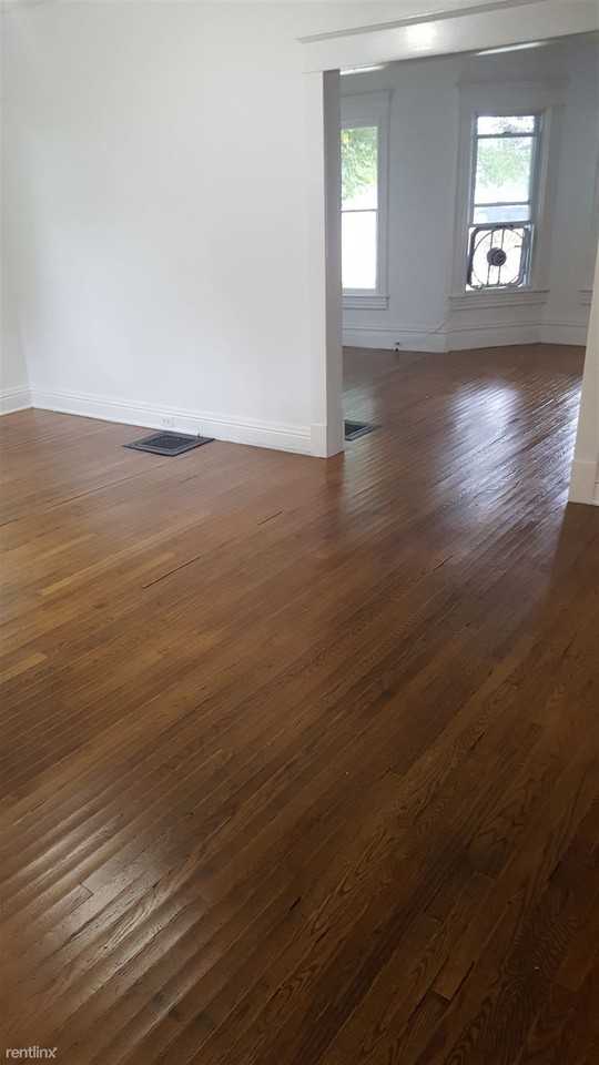 118 E Orleans St - Photo 3 of 3