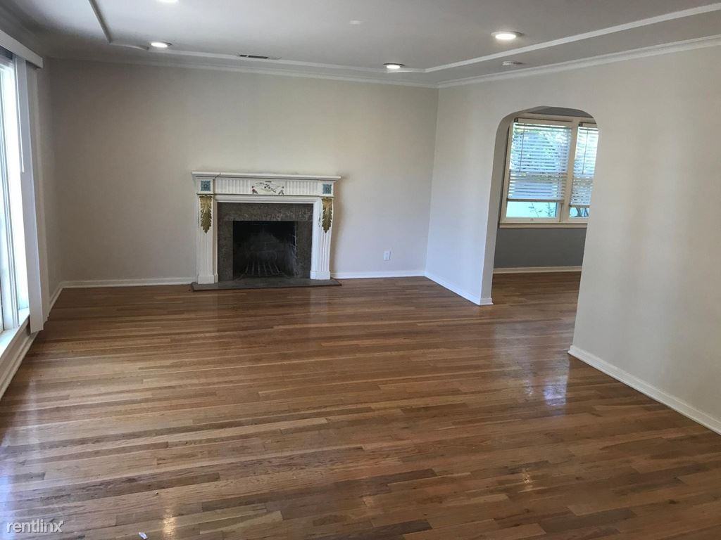 911 Arnold Way - Photo 2 of 8