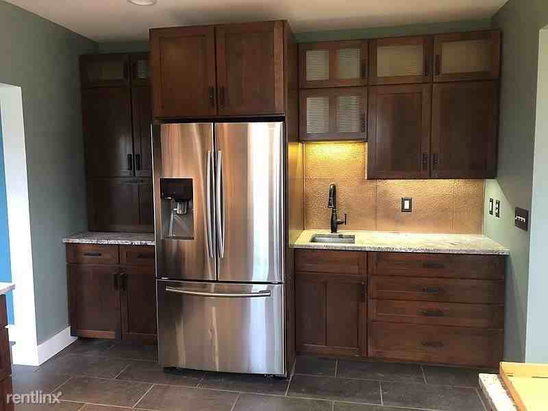 2117 Pontiac Rd - Photo 2 of 5