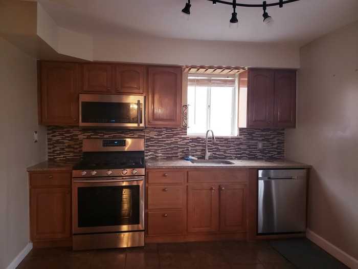 150 Jefferson St - Photo 2 of 19