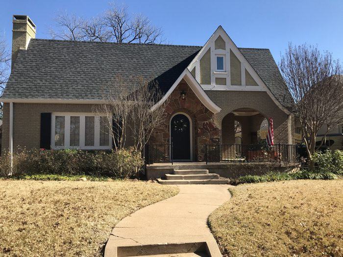 2537 Greene Ave - Photo 2 of 39