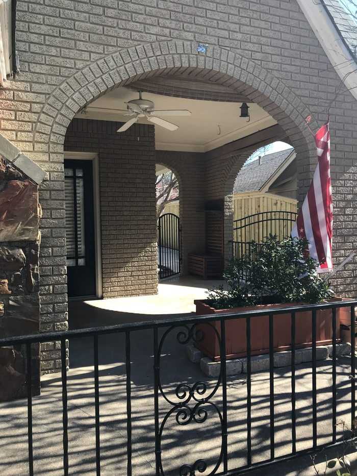 2537 Greene Ave - Photo 3 of 39