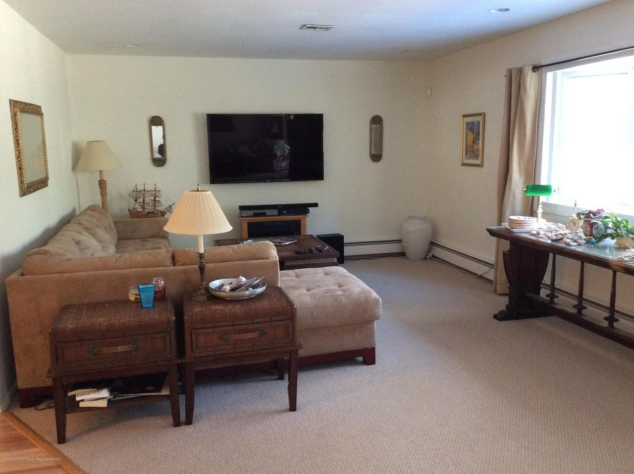 56 Santiago Ct - Photo 3 of 14