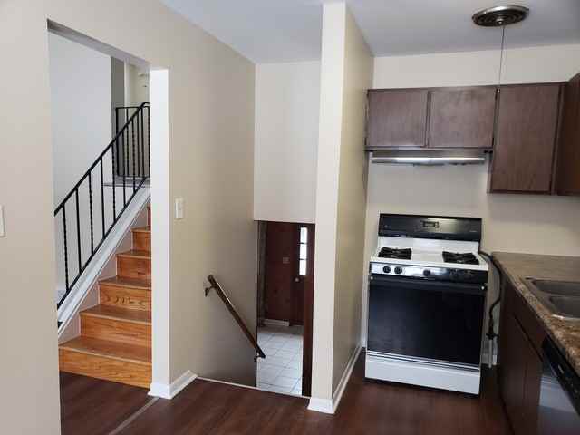 70 Pine Ct - Photo 3 of 16