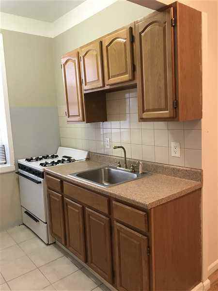 185 Bay 22nd St - Photo 2 of 3