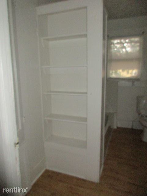 202 N Broad St - Photo 3 of 12