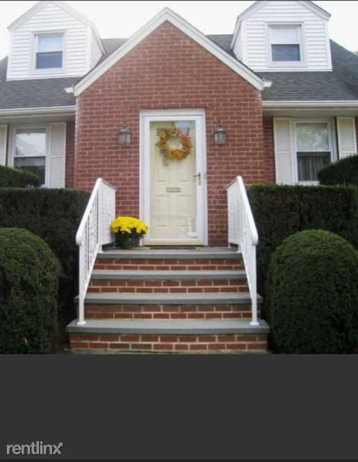 39 Parkway - Photo 2 of 19