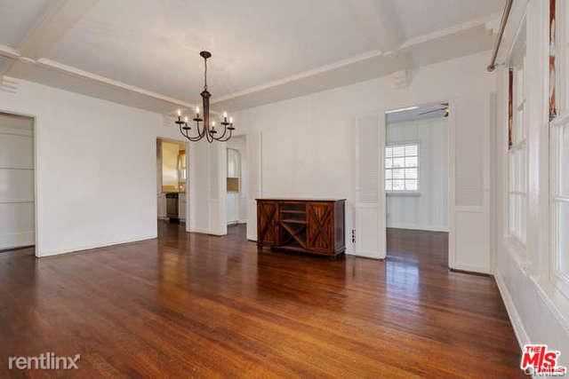 1105 S Genesee Ave - Photo 2 of 10