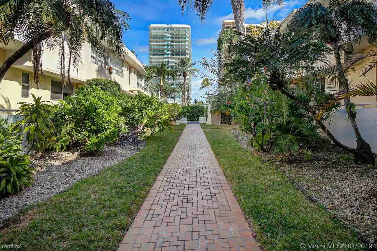 9930 Collins Ave - Photo 3 of 25