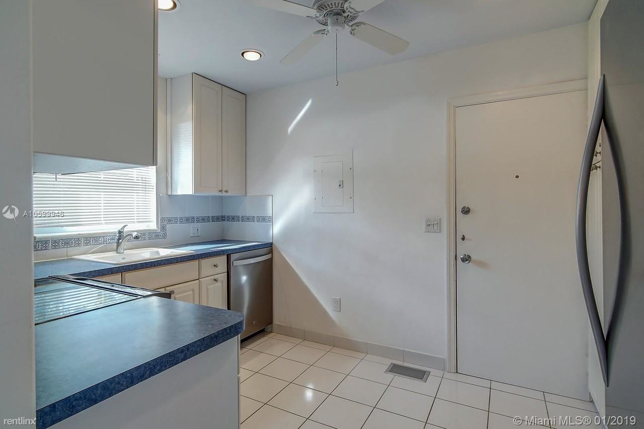 9930 Collins Ave - Photo 2 of 25