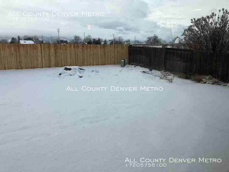 7139 Gladiola St - Photo 3 of 19