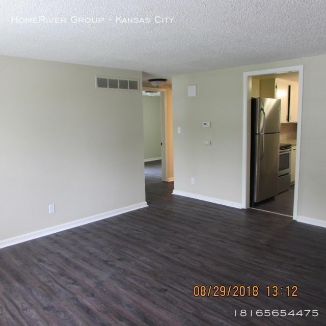 5138 N Oakley Ave - Photo 2 of 15