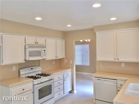 21322 Spruce - Photo 3 of 24