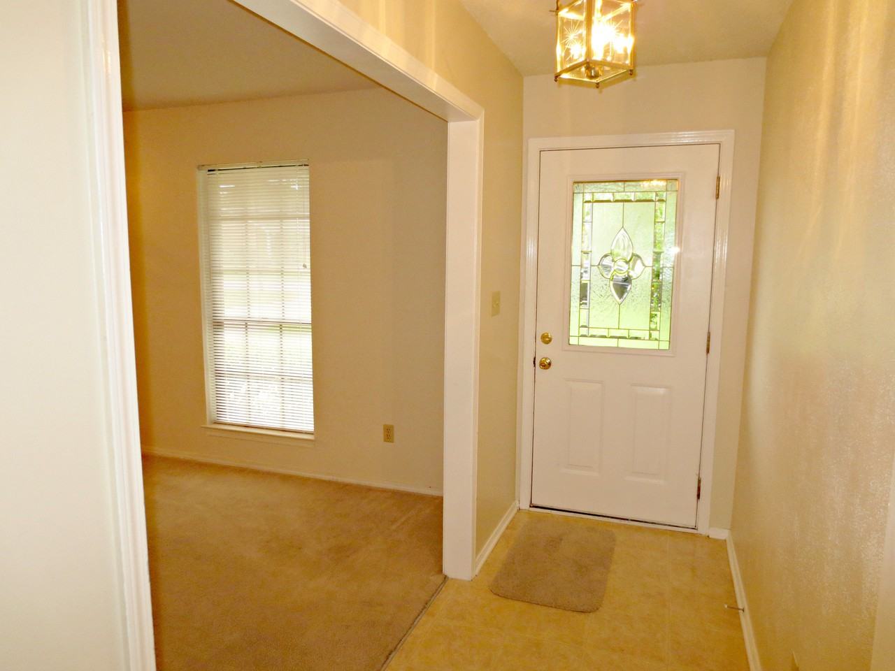 711 Southern Ct - Photo 2 of 33