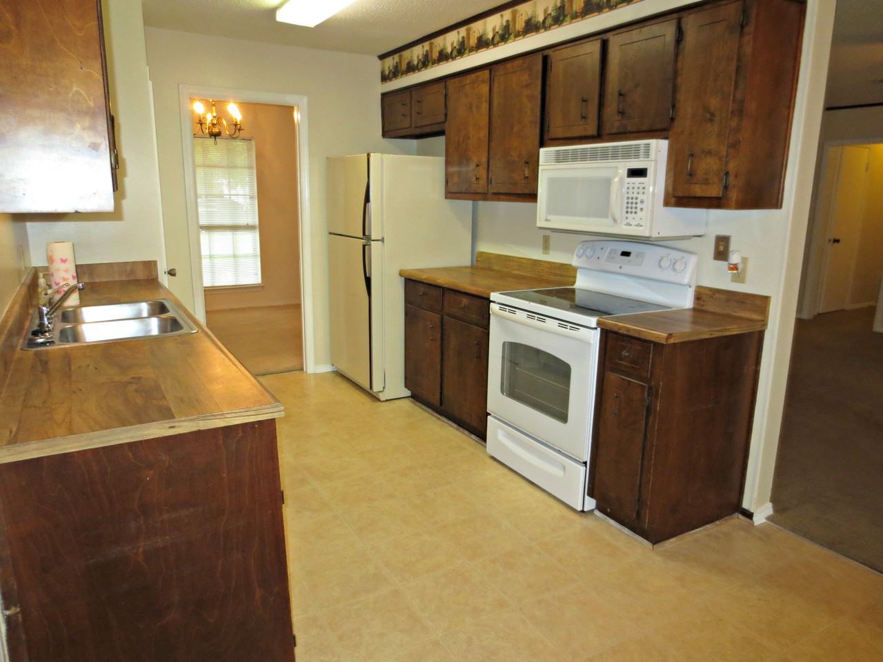 711 Southern Ct - Photo 6 of 33