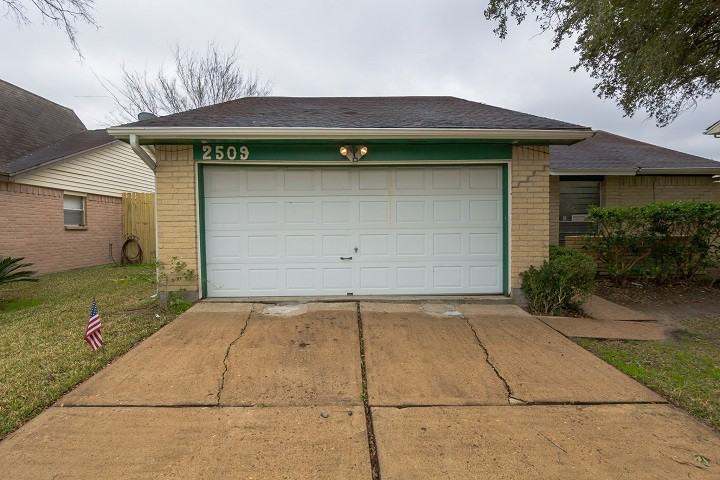 2509 Merrimac Dr - Photo 3 of 29