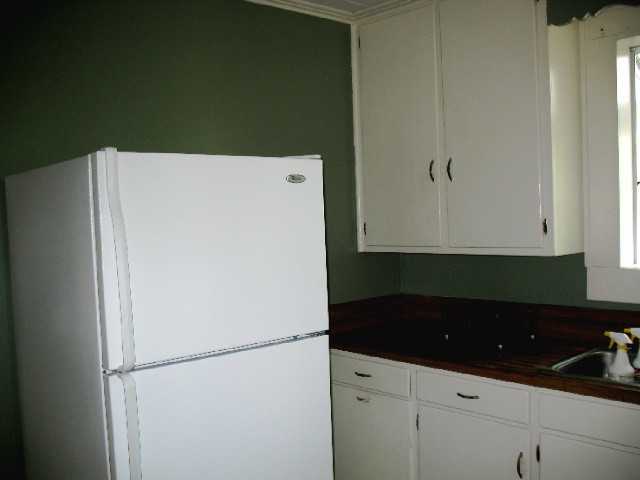 912 Elm St - Photo 2 of 4