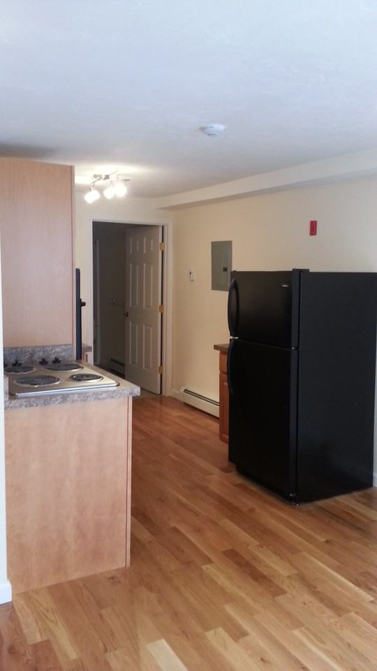 7 Market St - Photo 3 of 4