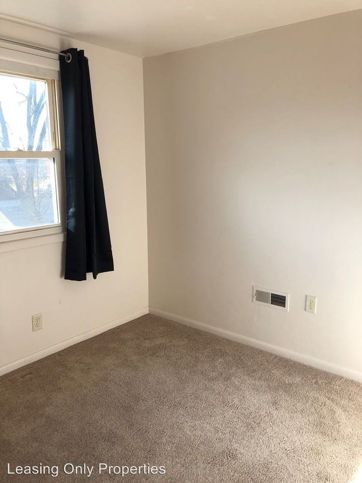 4126 18th Ave - Photo 3 of 3