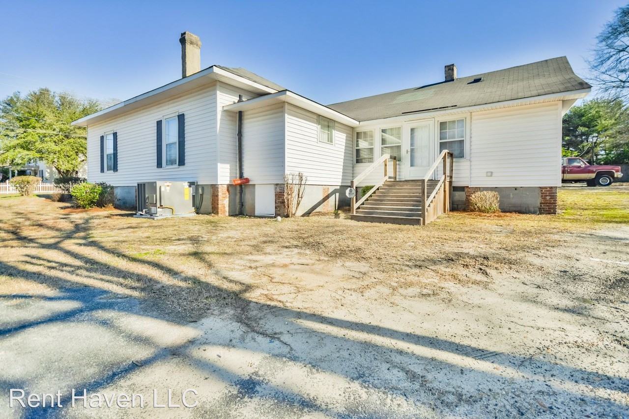 302 E Sumter St - Photo 3 of 19