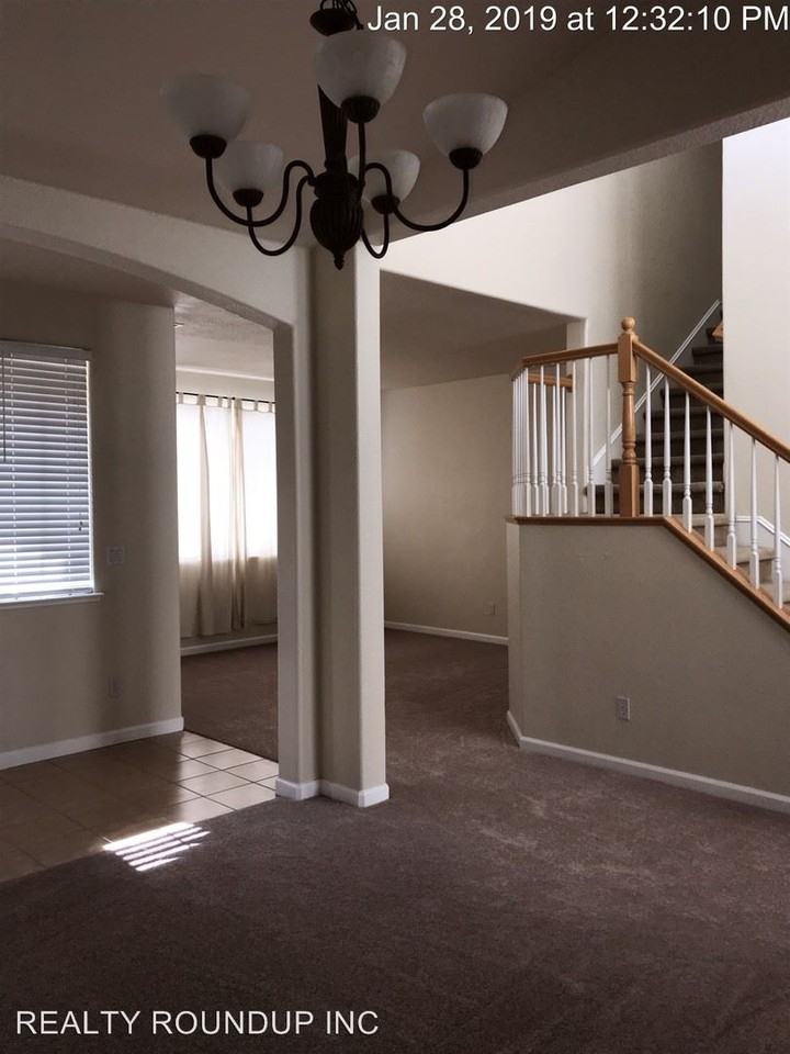 10319 Jenny Lynn Way - Photo 3 of 20