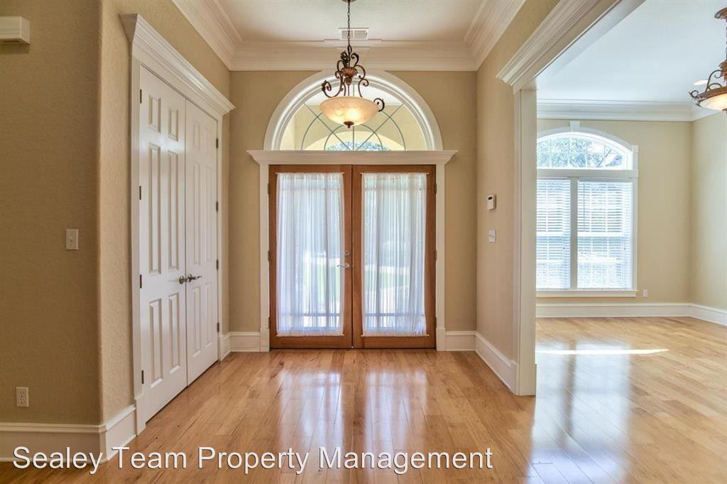 2679 Wharton Cir - Photo 3 of 36