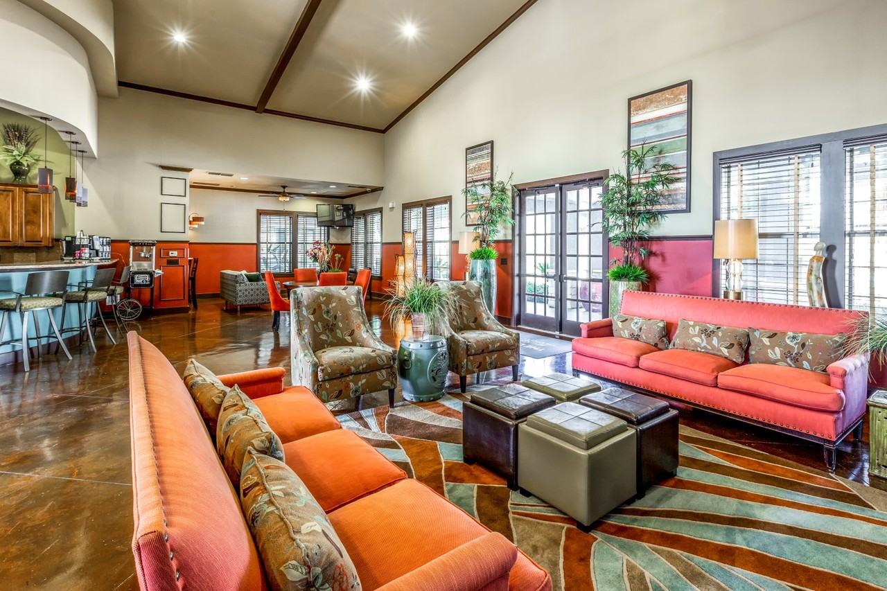 Legends at Kitty Hawk - Photo 4 of 34