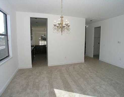 124 Ancona Ave - Photo 3 of 19