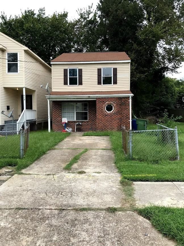 715 20th St - Photo 2 of 7