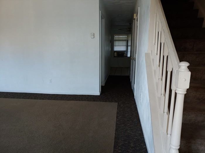 715 20th St - Photo 3 of 7