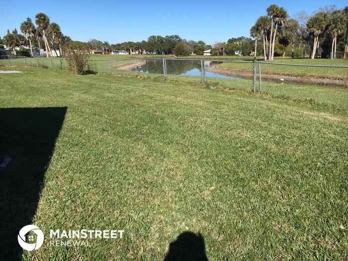 1257 Linmoor Cir NE - Photo 2 of 13