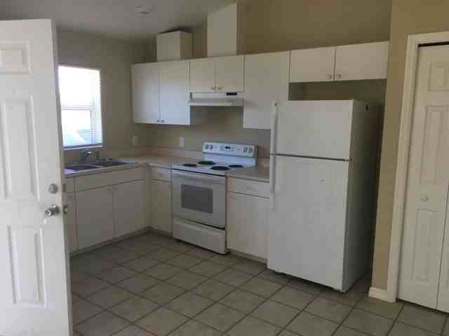 953 Eisenhower Blvd #B - Photo 2 of 4