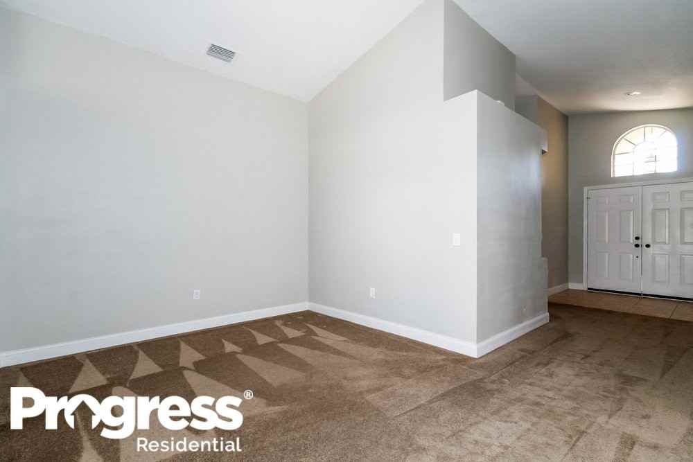 22735 Roderick Dr - Photo 2 of 14