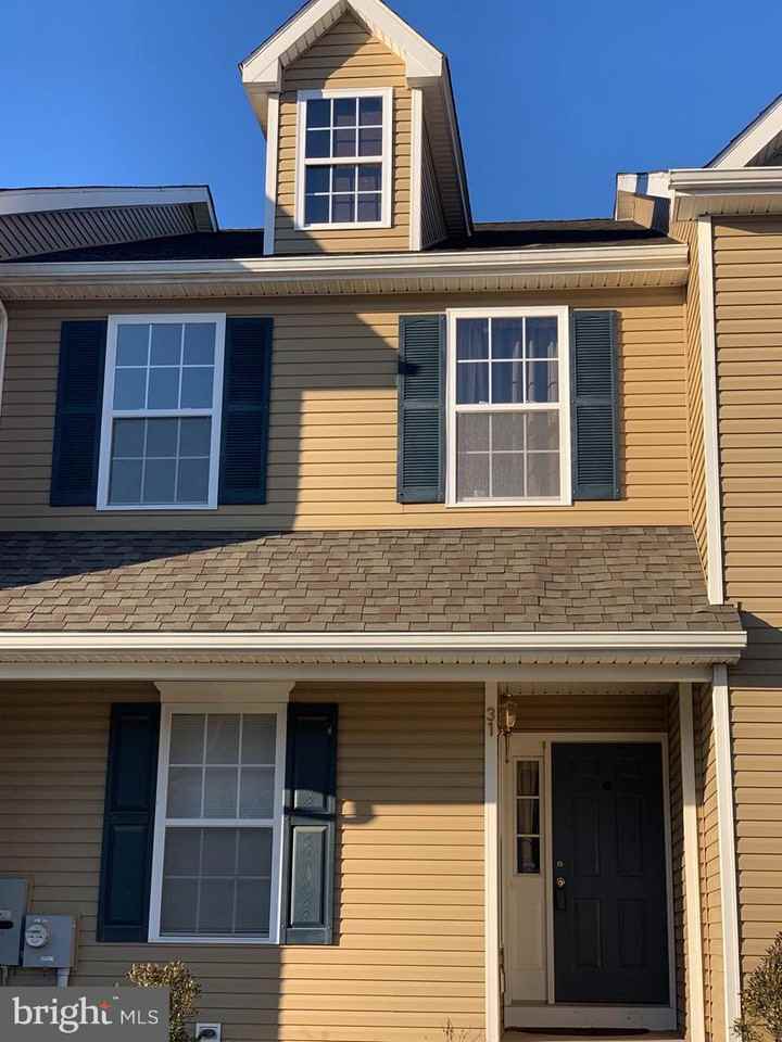 31 Liverpool Ct - Photo 2 of 2