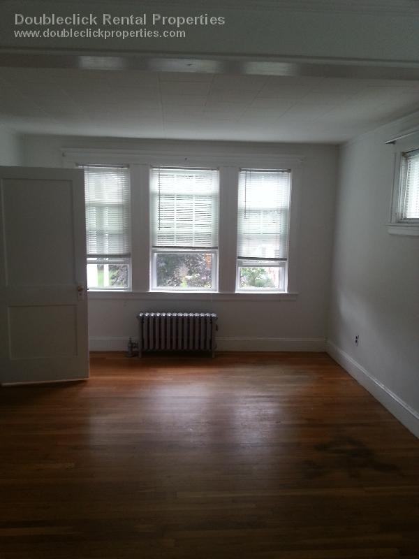 212 Brookside Pkwy #2 - Photo 3 of 10