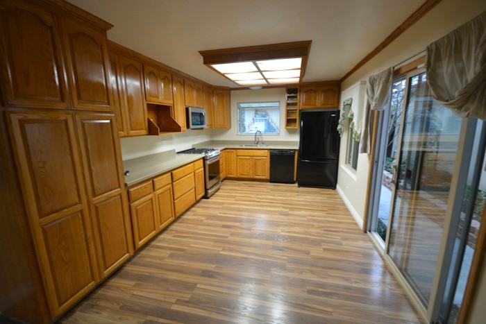 5376 Beech Grove Ct - Photo 3 of 17