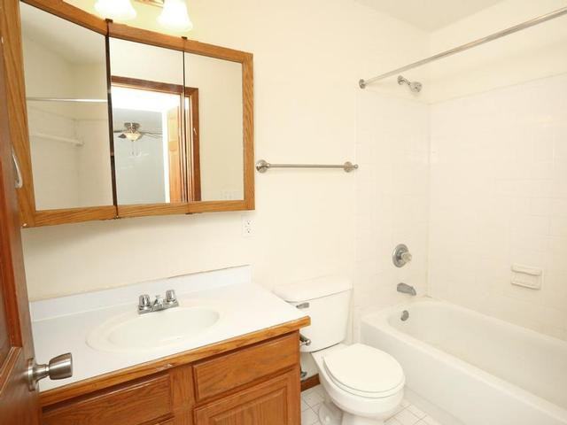 1147 West Grand River Avenue - Photo 4 of 12