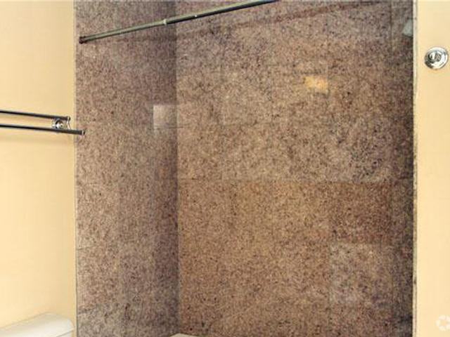 1147 W Grand River Ave - Photo 2 of 35