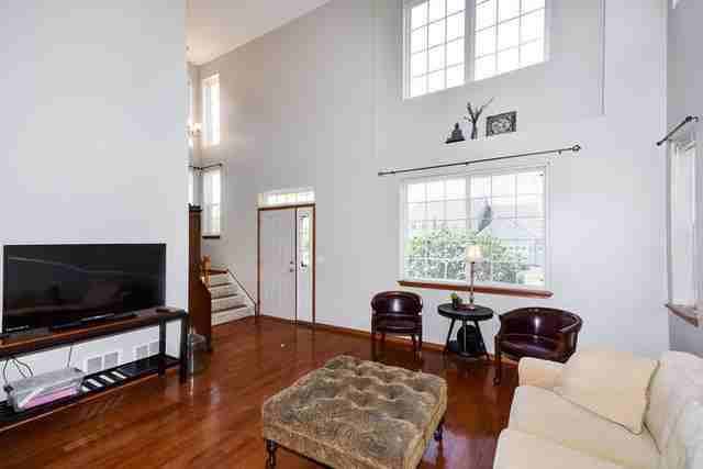 305 Robin Glen Ln #305 - Photo 3 of 32